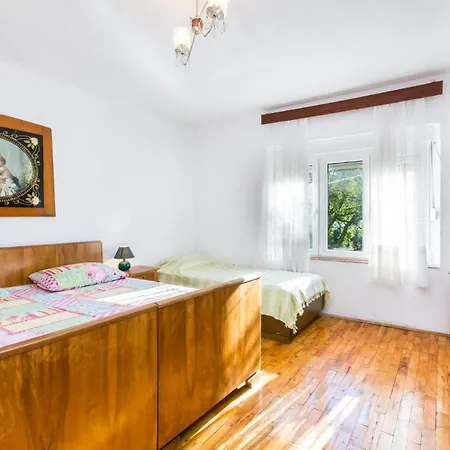 Apartment Studio In 15429 Novi Vinodolski