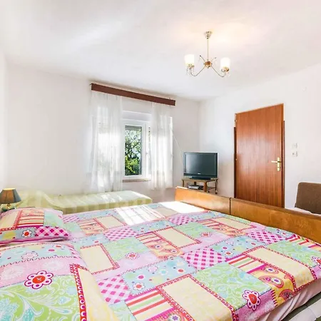 Apartment Studio In 15429