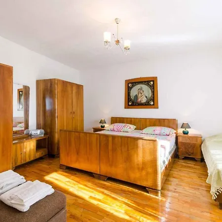 Apartment Studio In 15429 Novi Vinodolski